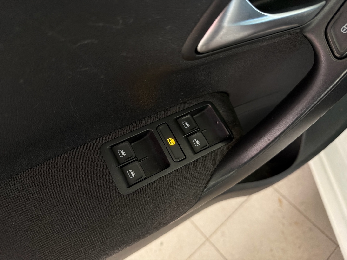 VOLKSWAGEN Polo 2016