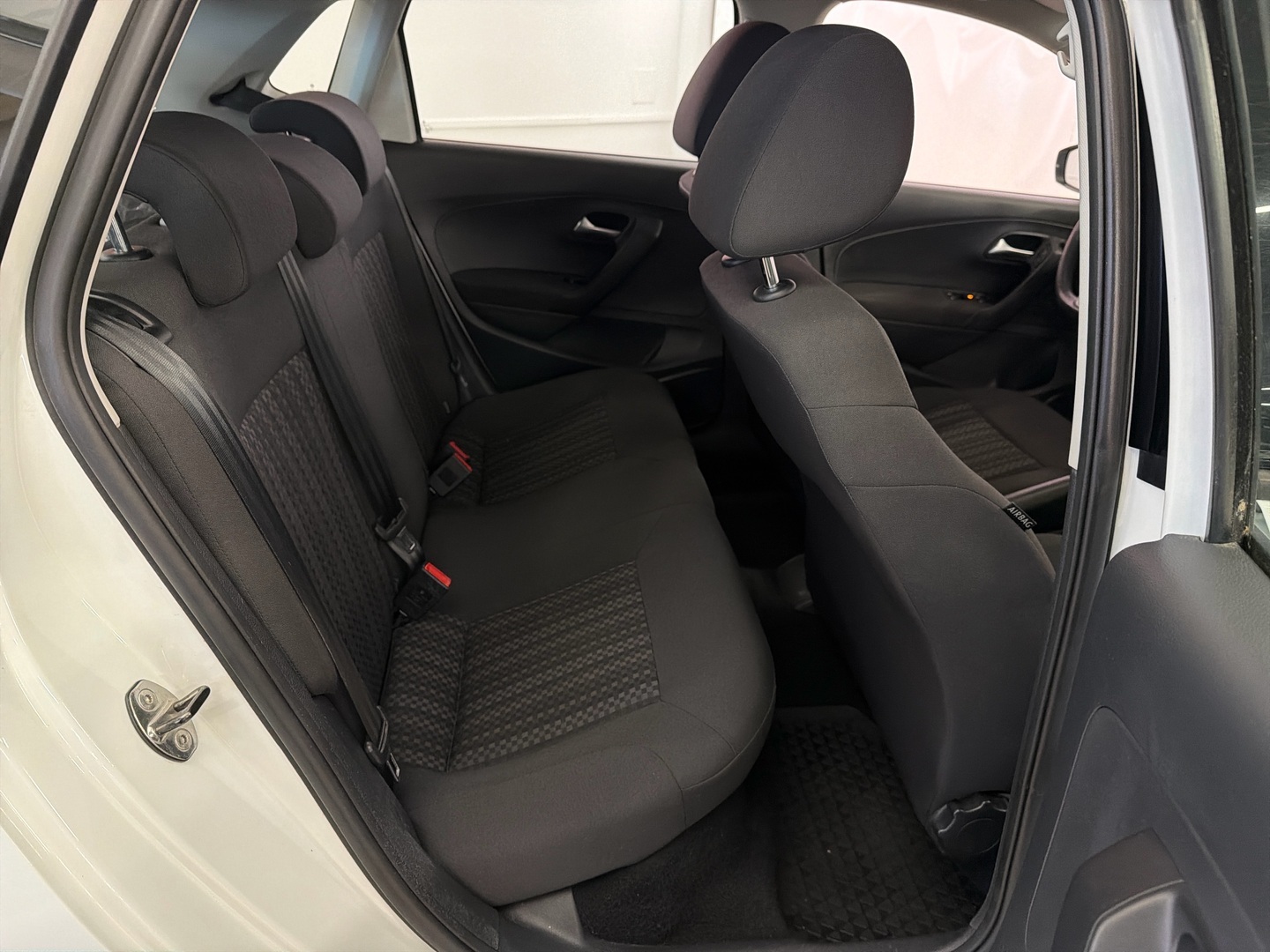 VOLKSWAGEN Polo 2016