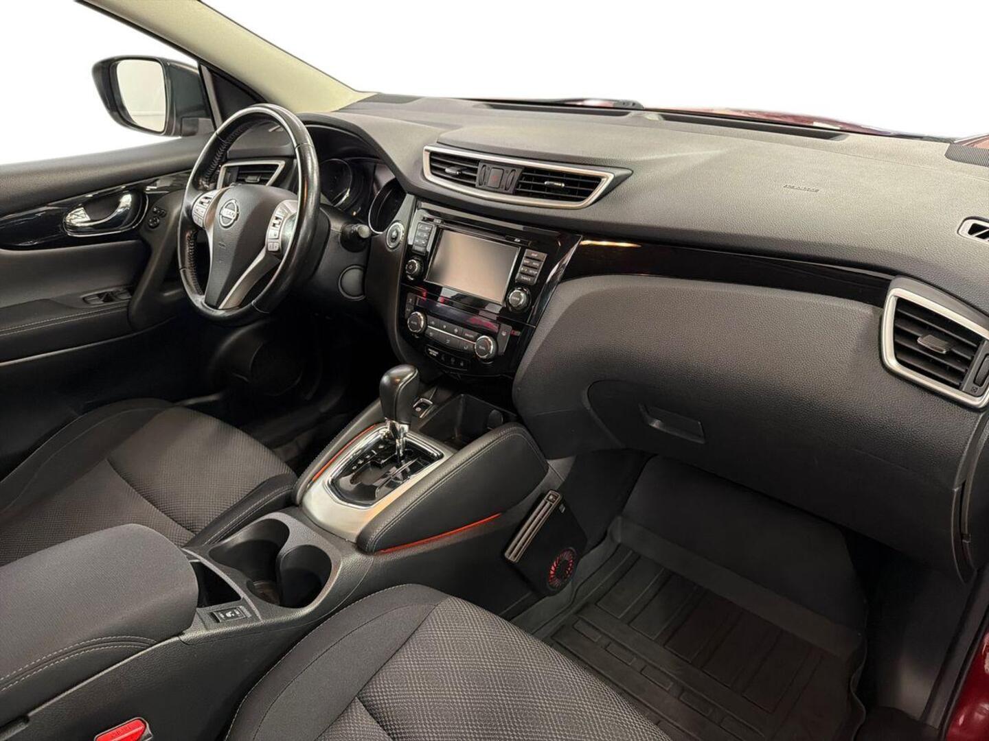 NISSAN Qashqai 2017