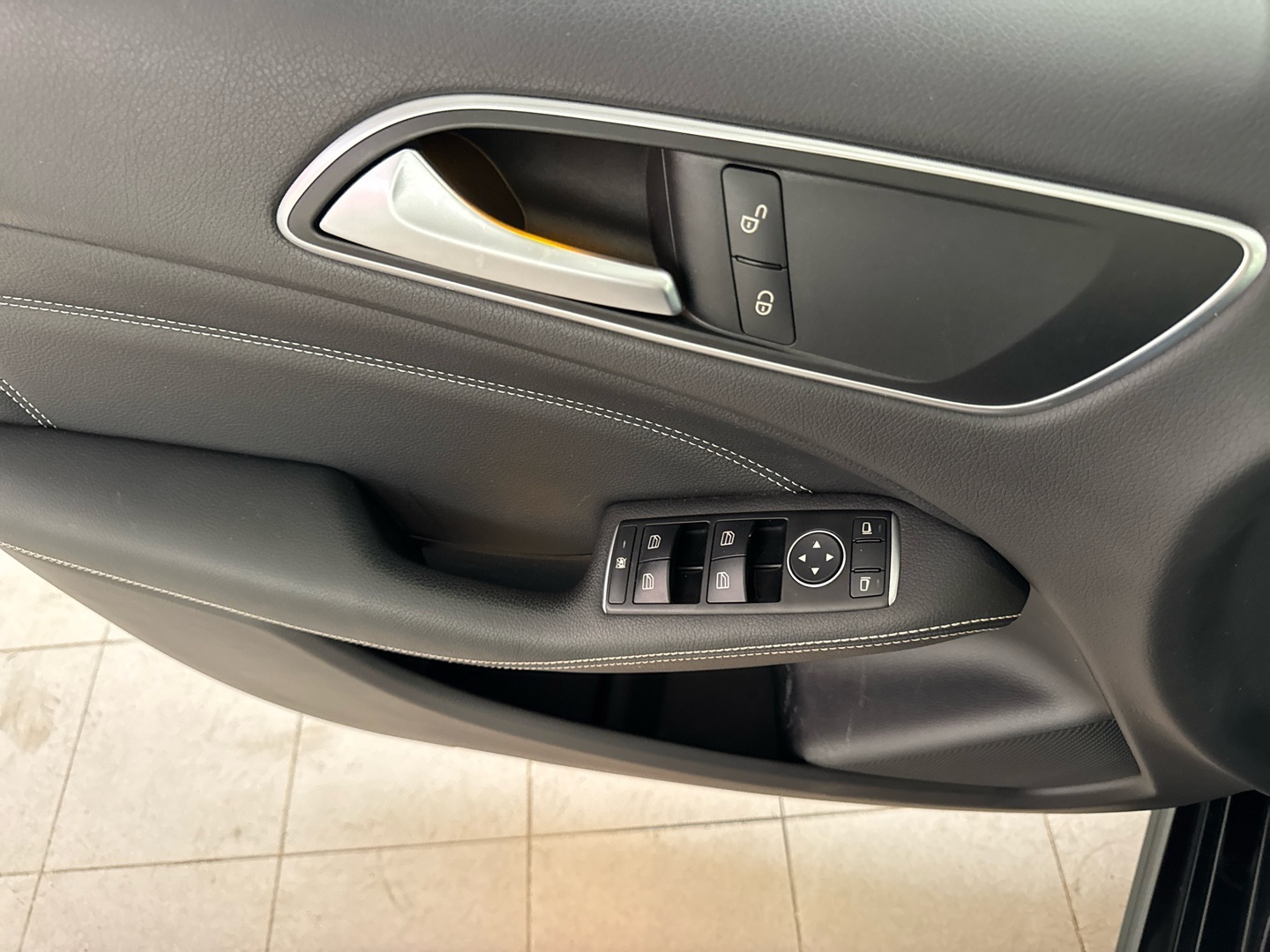 MERCEDES-BENZ B 2015