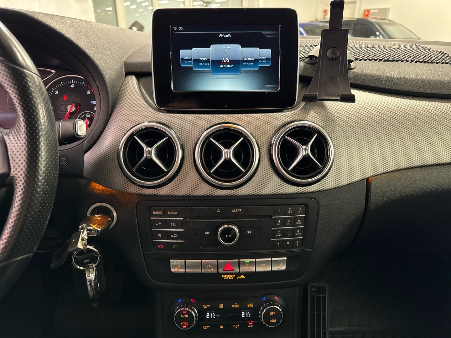 MERCEDES-BENZ B 2015