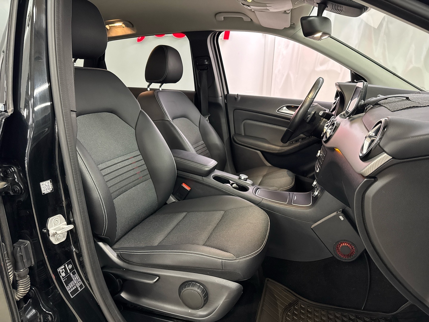 MERCEDES-BENZ B 2015