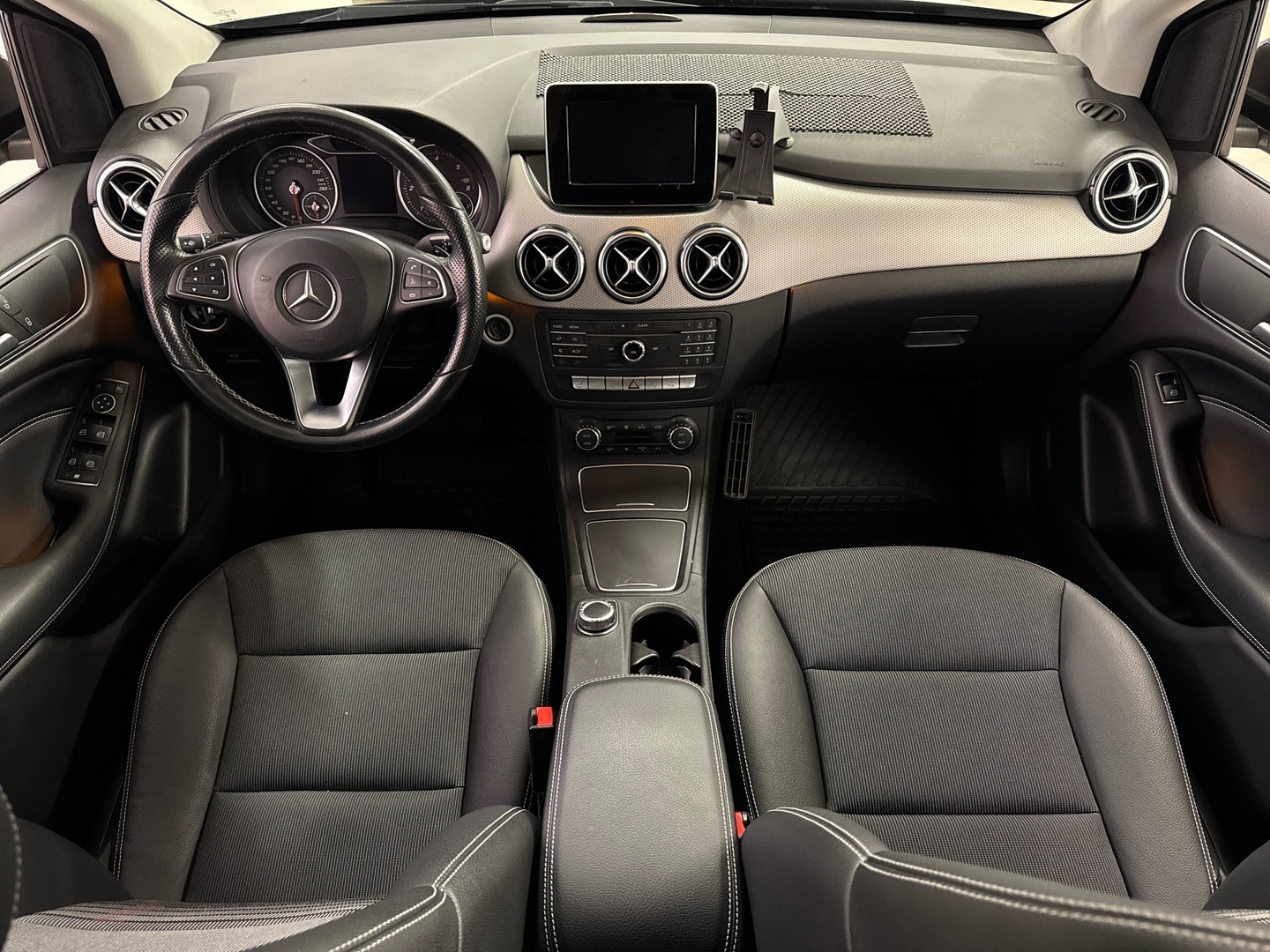 MERCEDES-BENZ B 2015