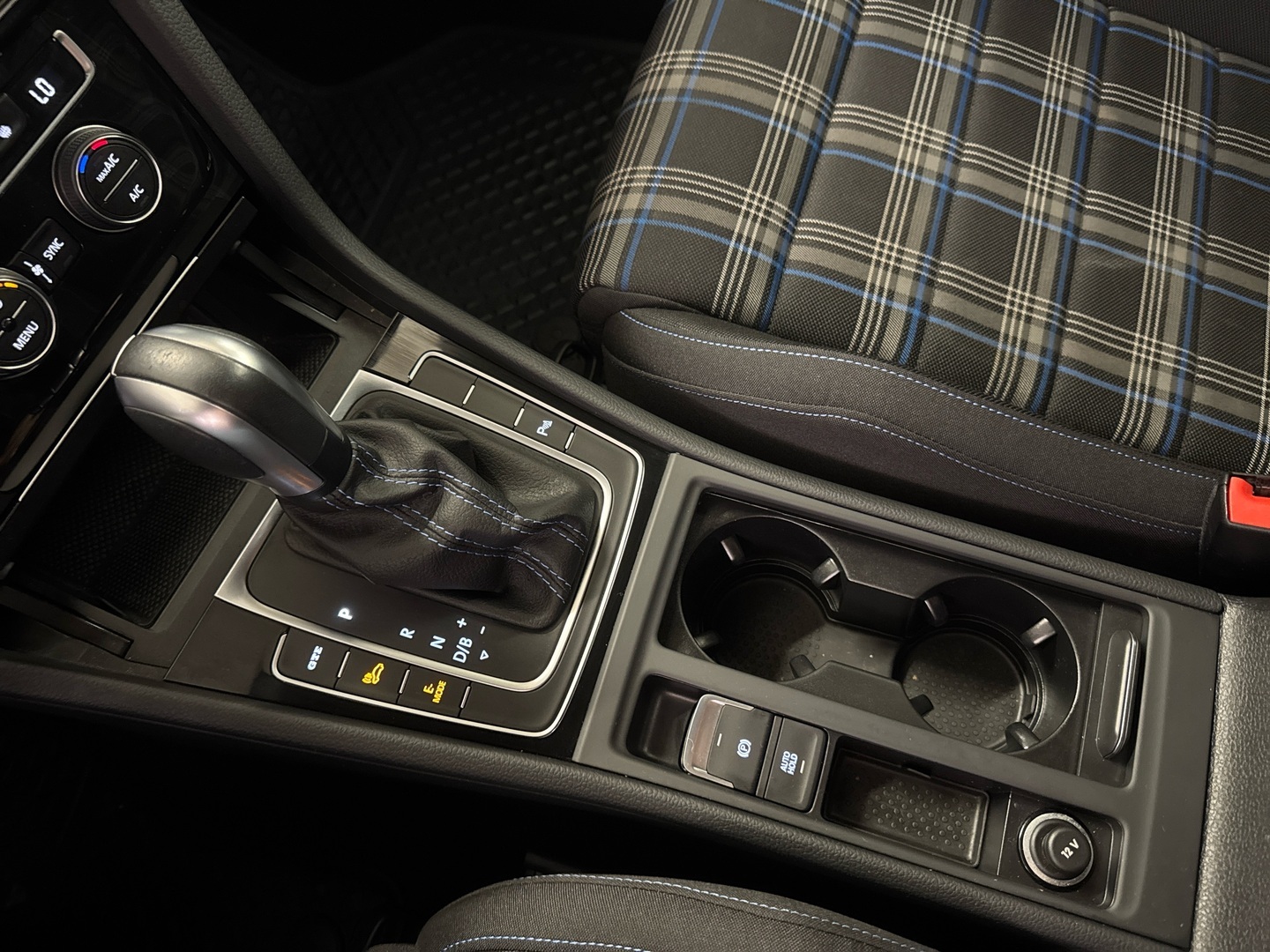 VOLKSWAGEN Golf 2020