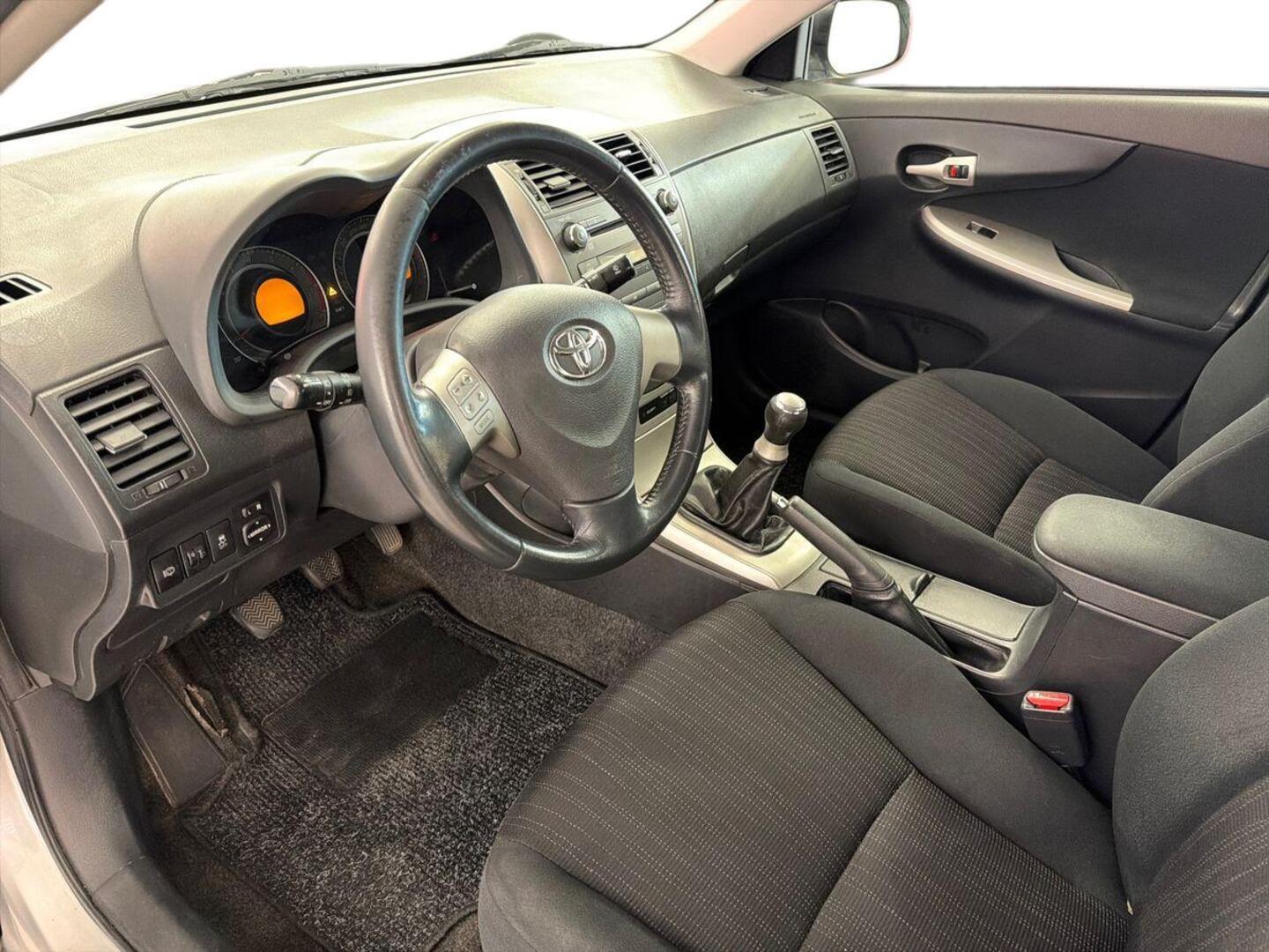 TOYOTA Corolla 2007