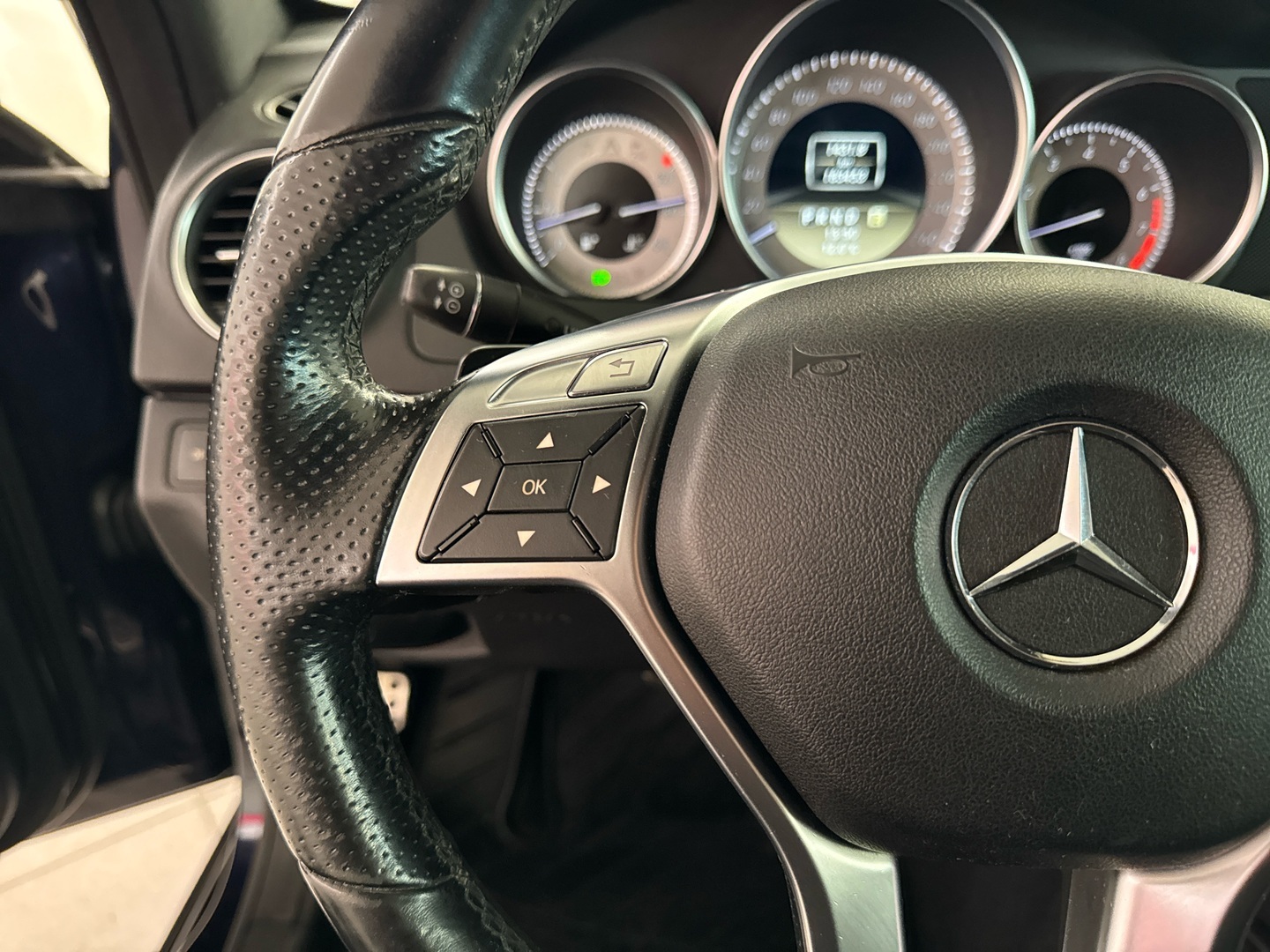 MERCEDES-BENZ C 2012