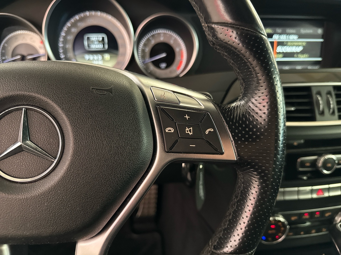 MERCEDES-BENZ C 2012