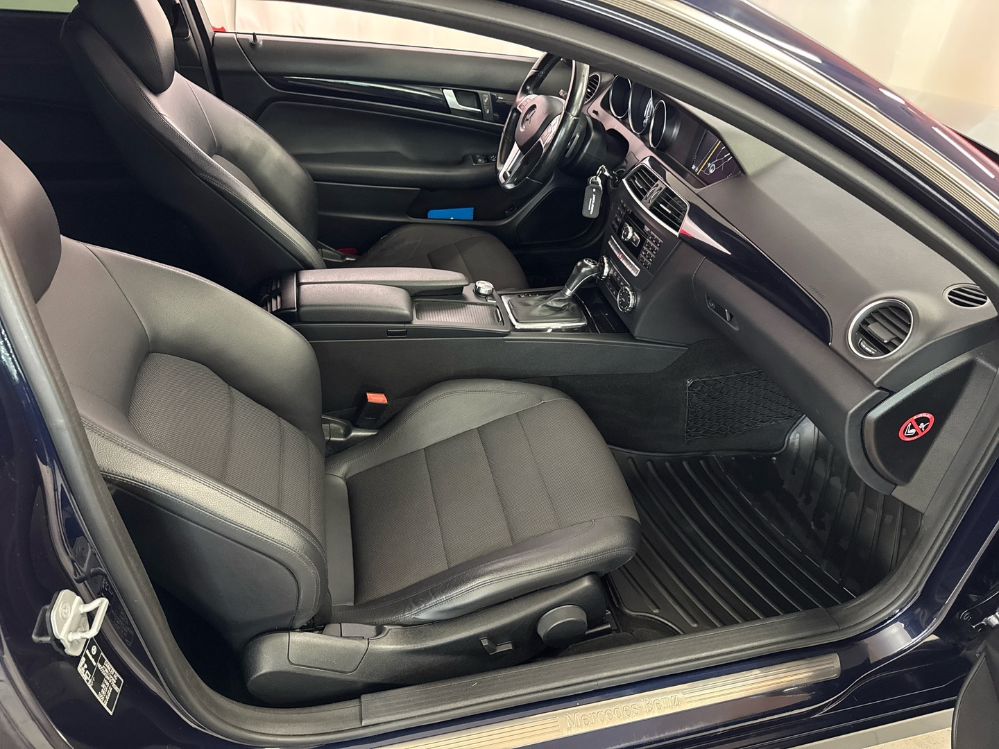 MERCEDES-BENZ C 2012