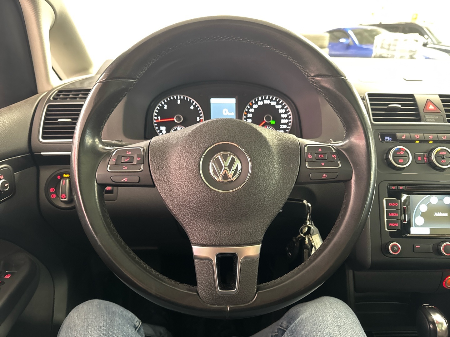 VOLKSWAGEN Touran 2013