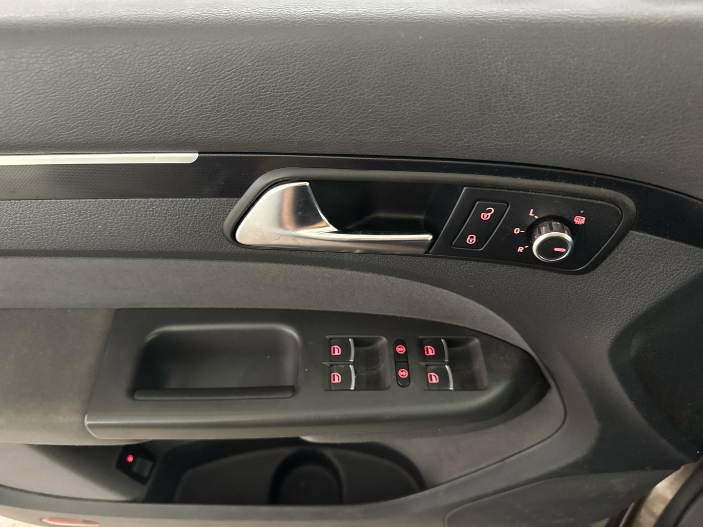 VOLKSWAGEN Touran 2013