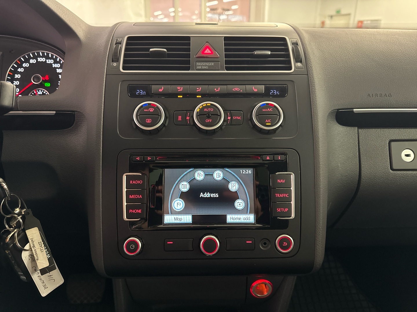 VOLKSWAGEN Touran 2013