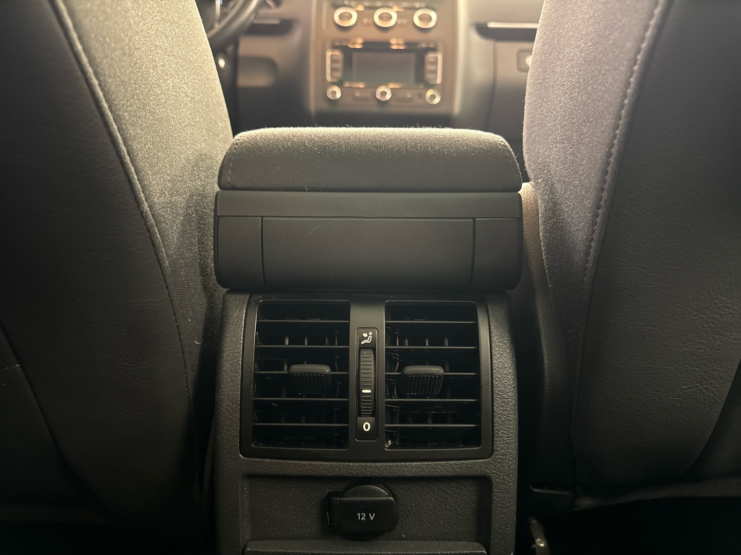 VOLKSWAGEN Touran 2013