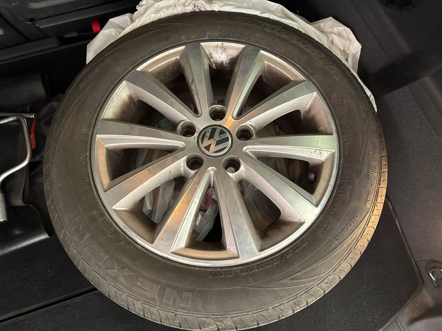 VOLKSWAGEN Touran 2013