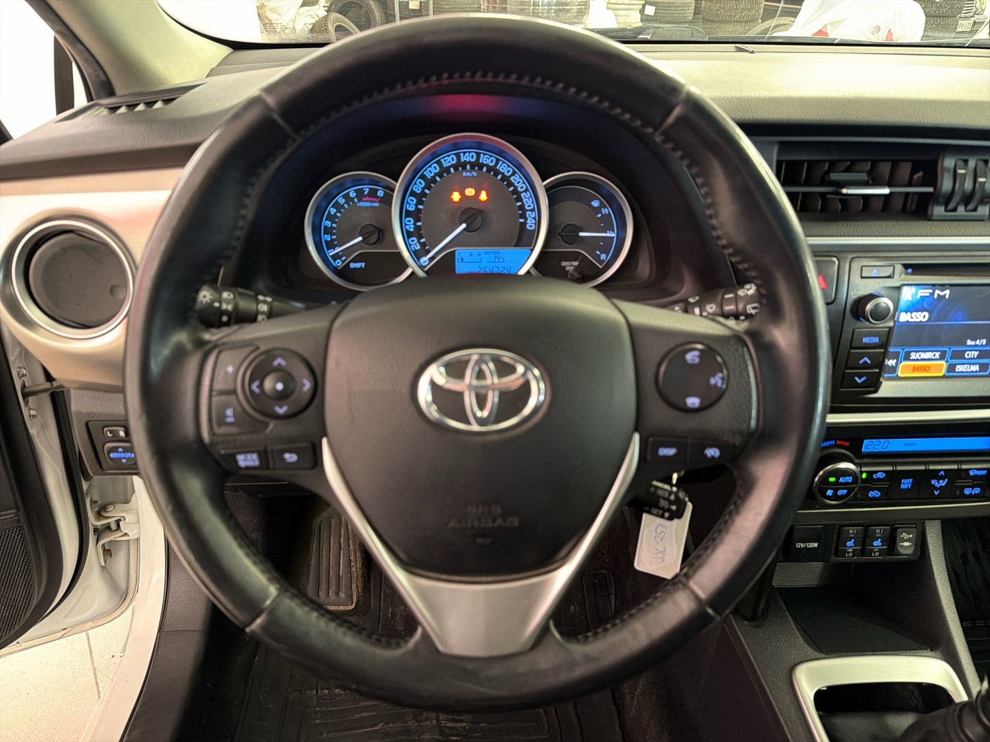 TOYOTA Auris 2014
