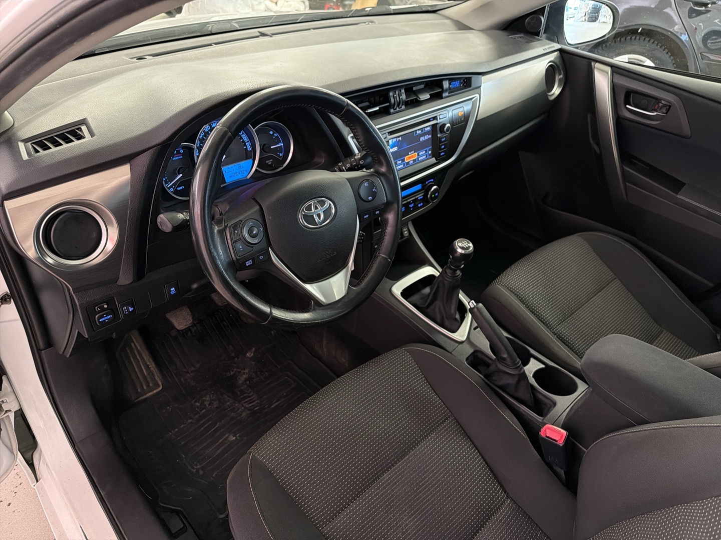 TOYOTA Auris 2014