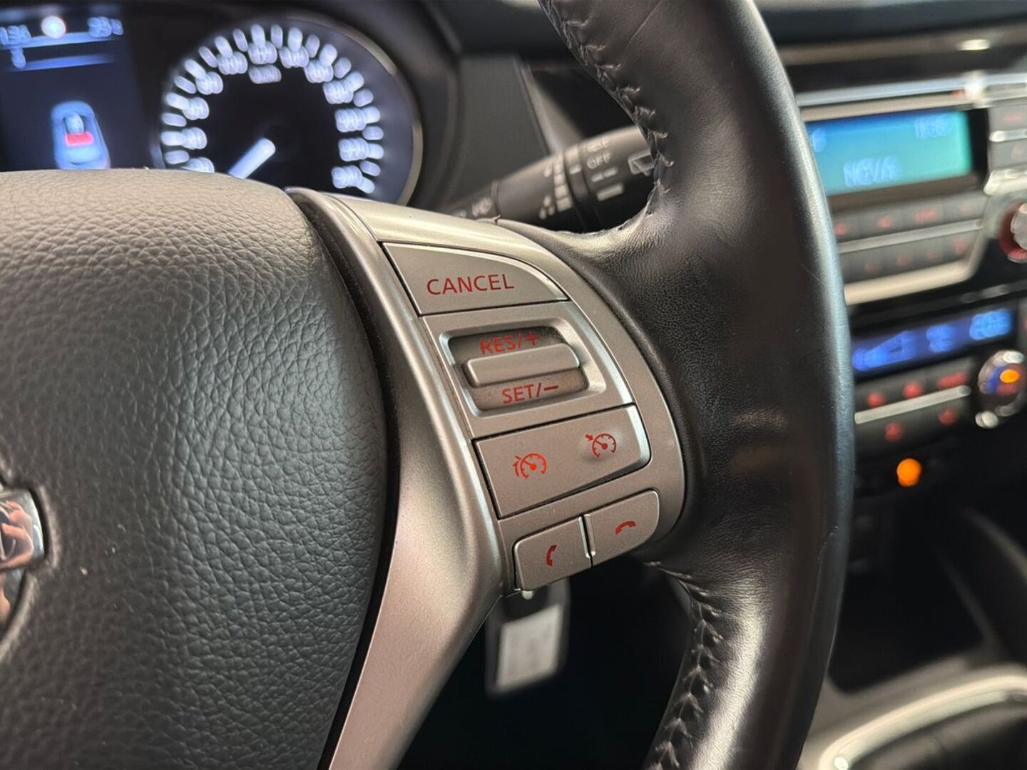 NISSAN Qashqai 2015