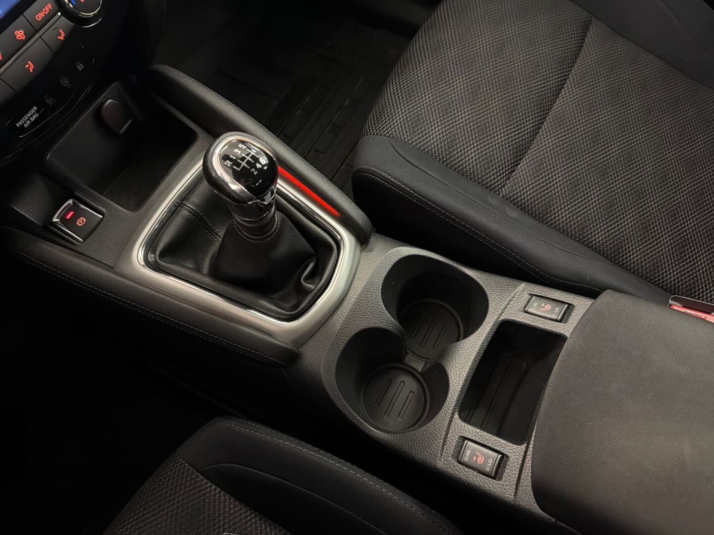 NISSAN Qashqai 2015