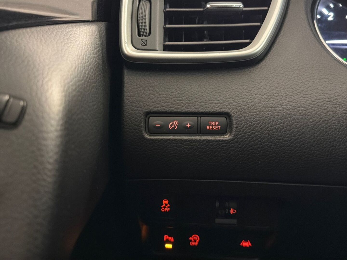 NISSAN Qashqai 2015