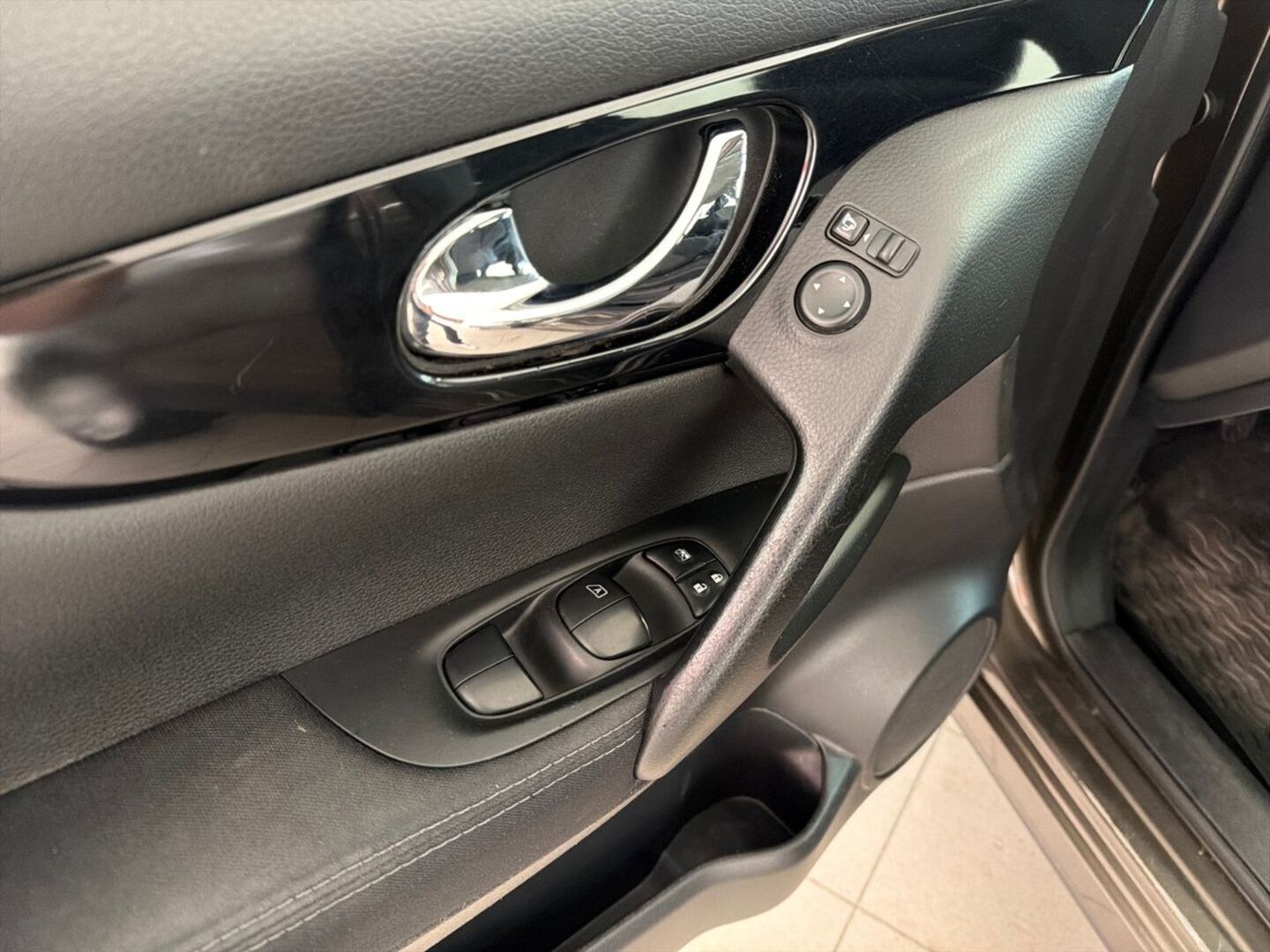 NISSAN Qashqai 2015