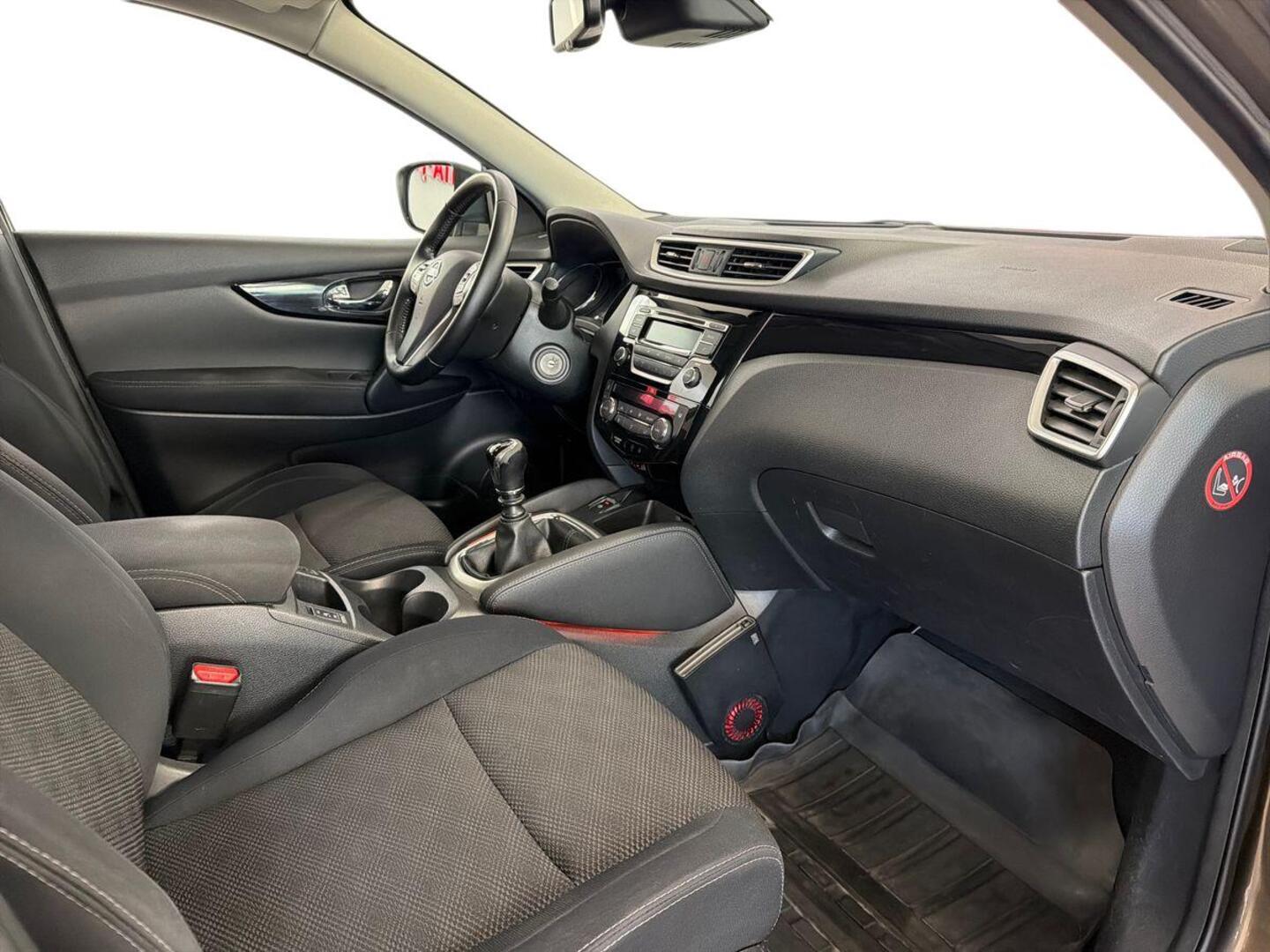 NISSAN Qashqai 2015