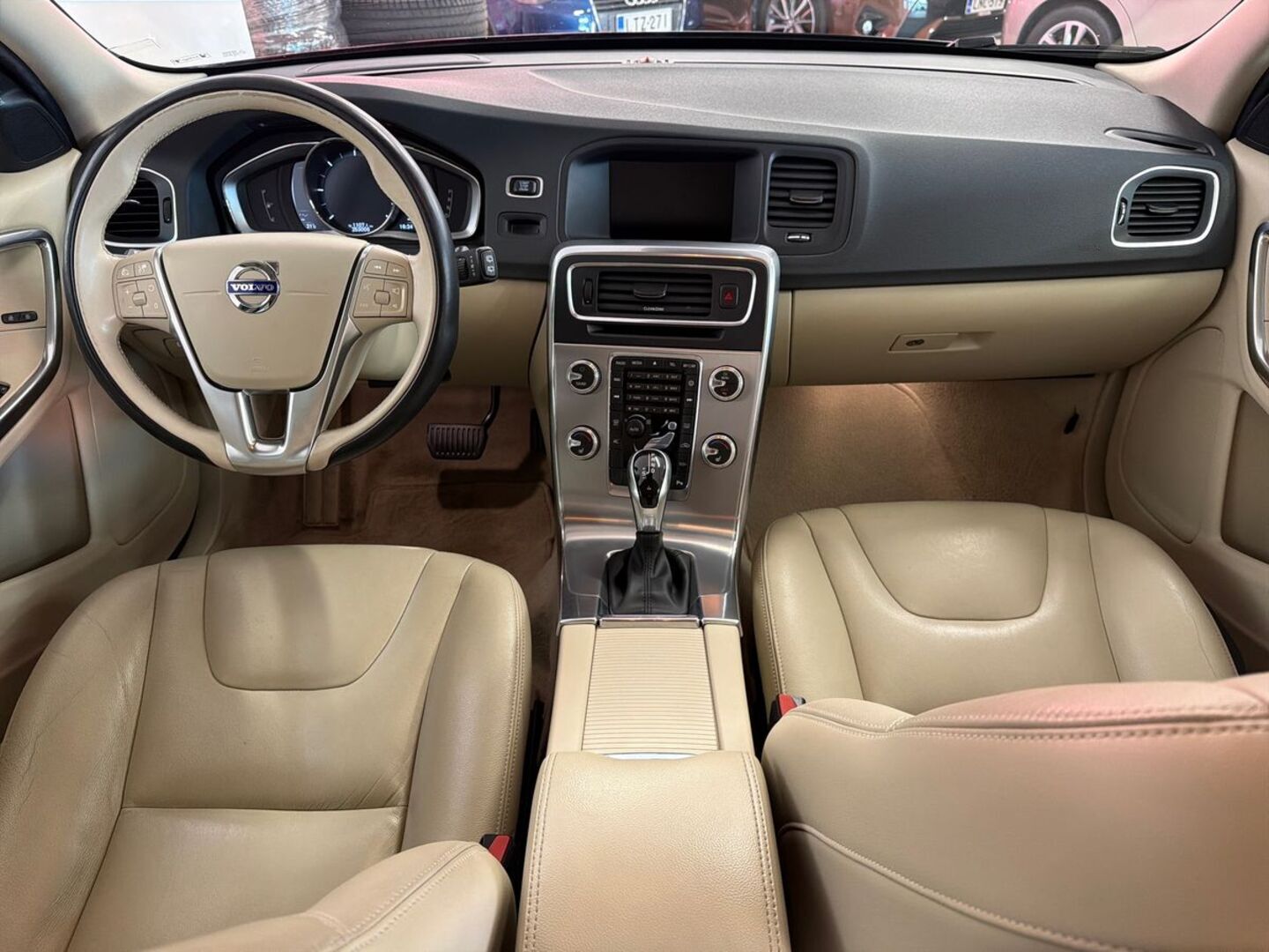VOLVO V60 18