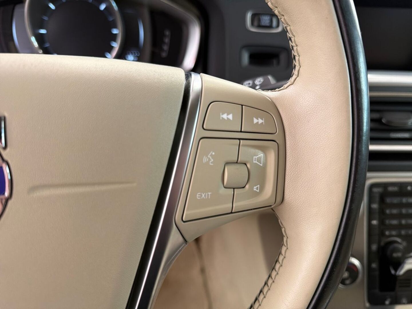 VOLVO V60 22