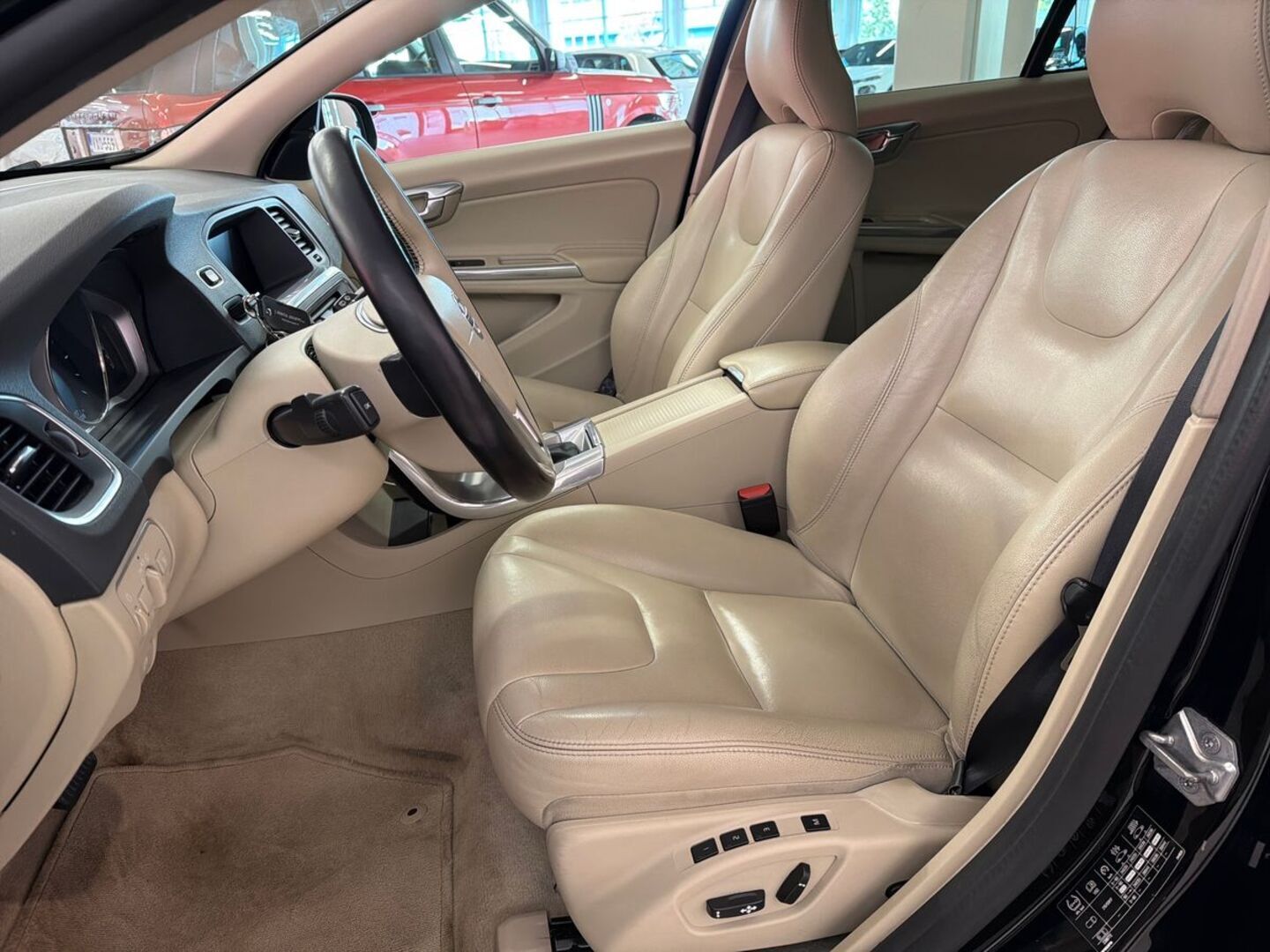 VOLVO V60 29