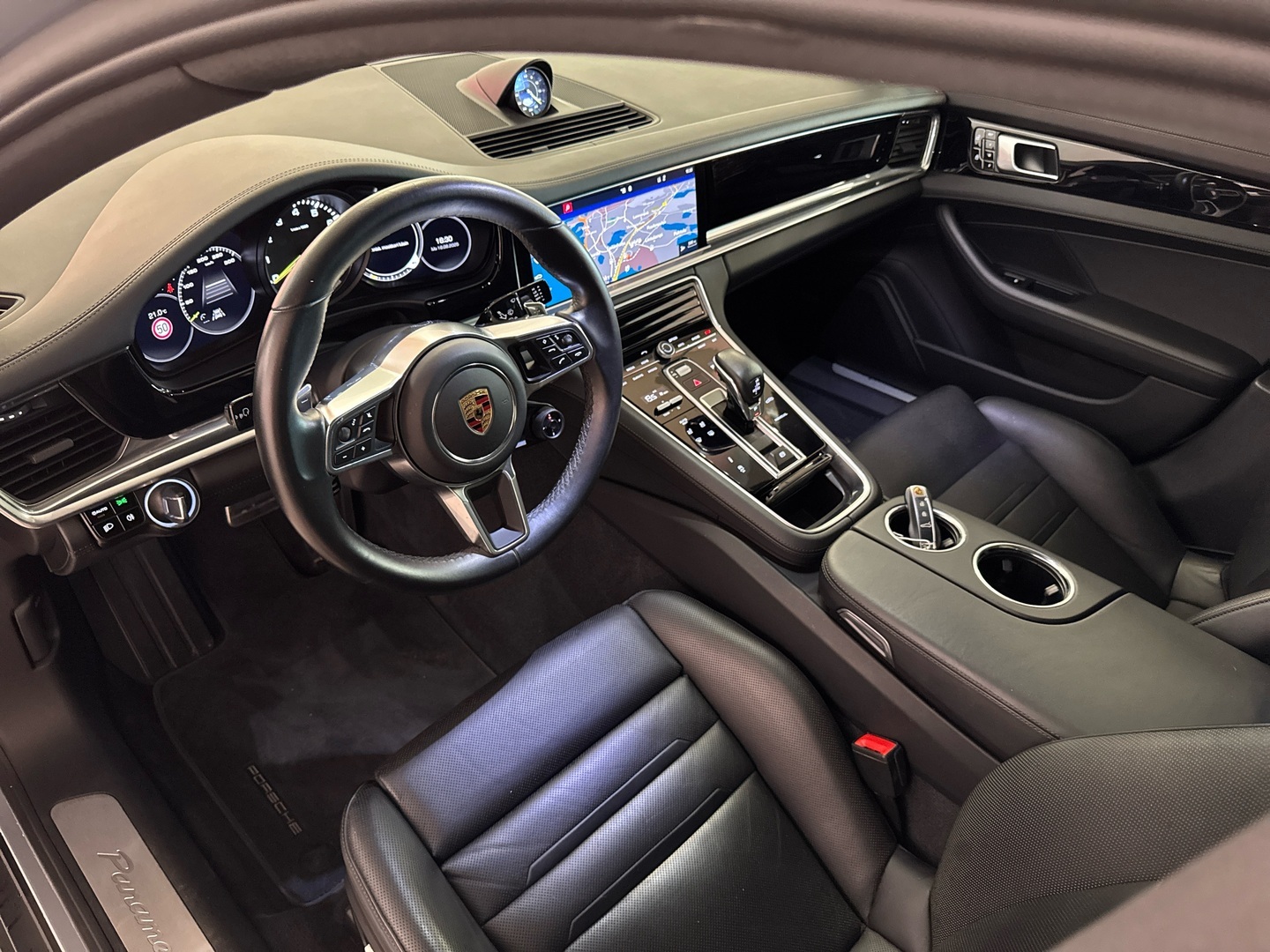 PORSCHE Panamera 2019