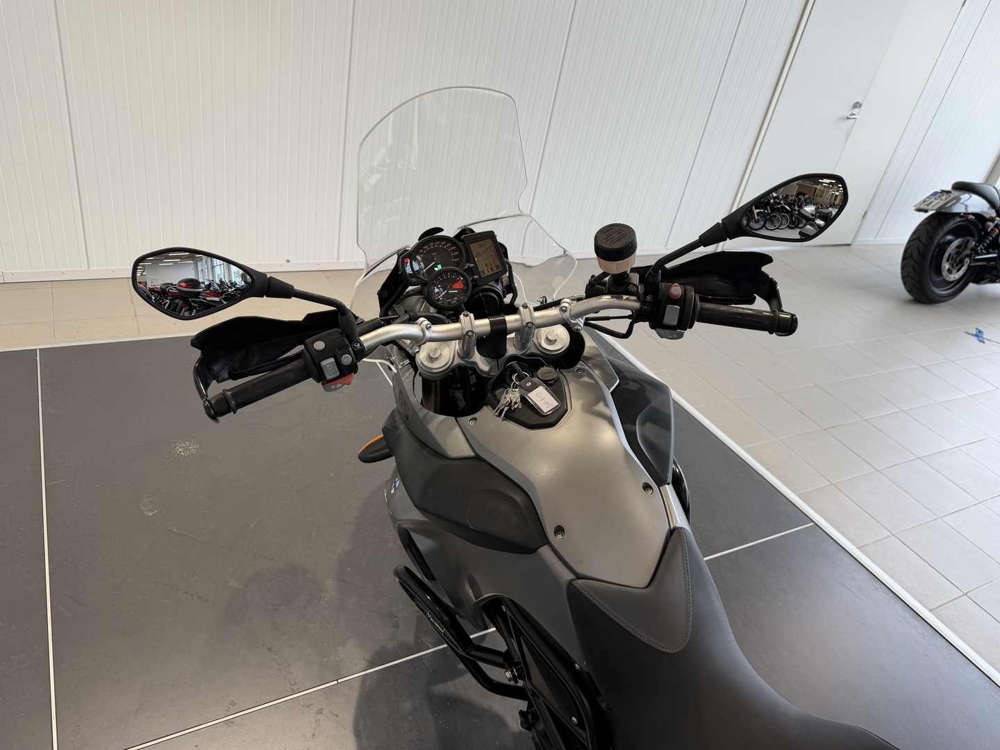 BMW F 2008