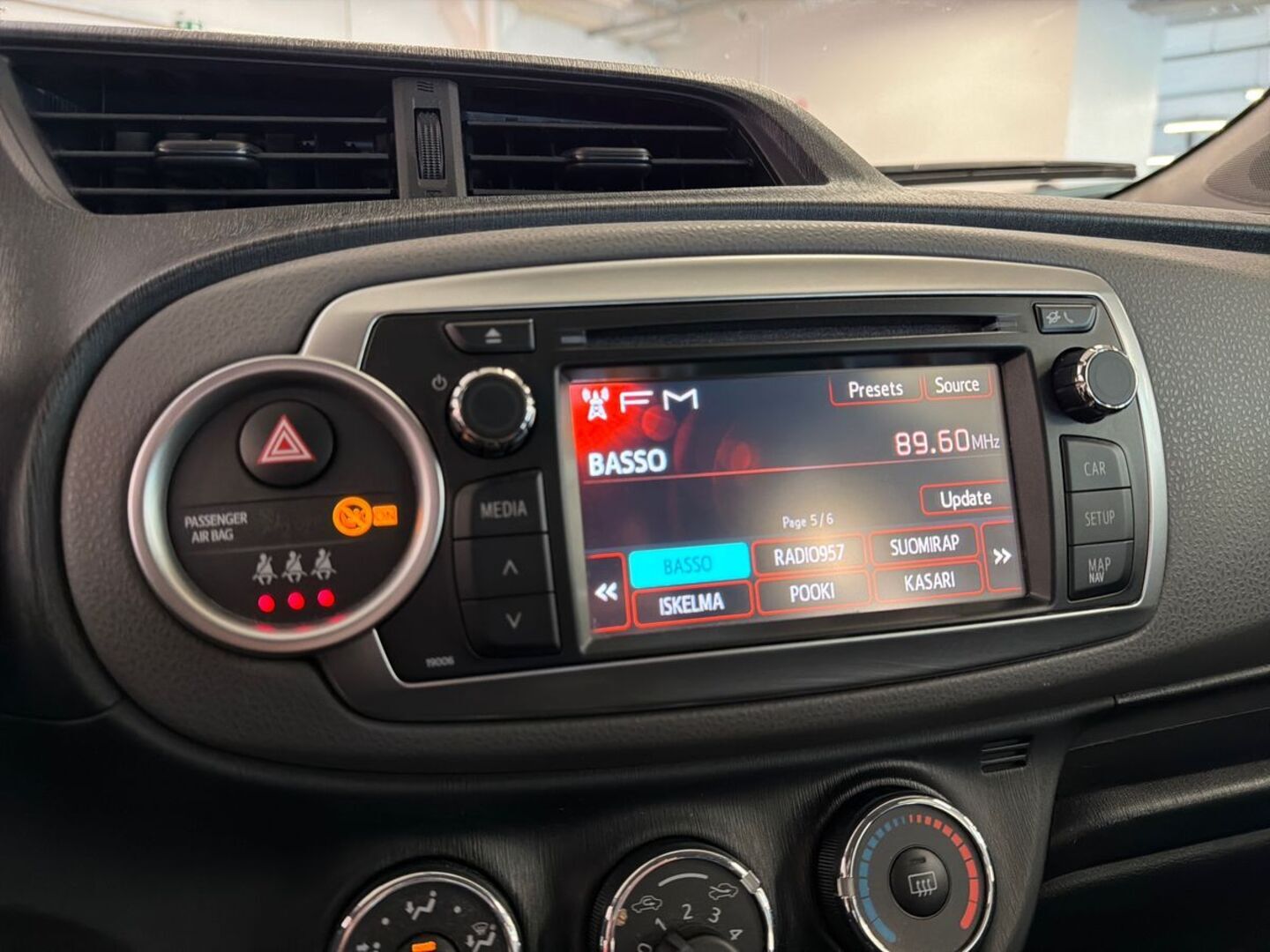 TOYOTA Yaris 2012