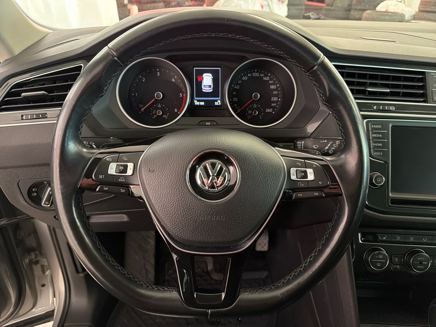 VOLKSWAGEN Tiguan 2017