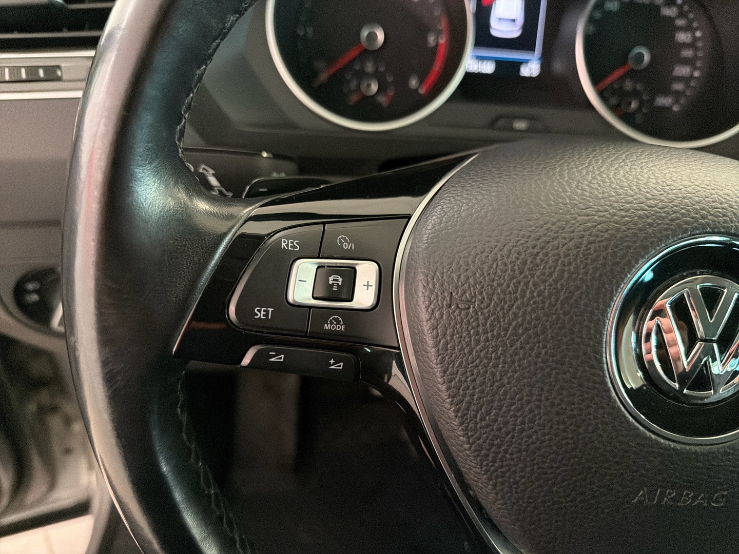 VOLKSWAGEN Tiguan 2017