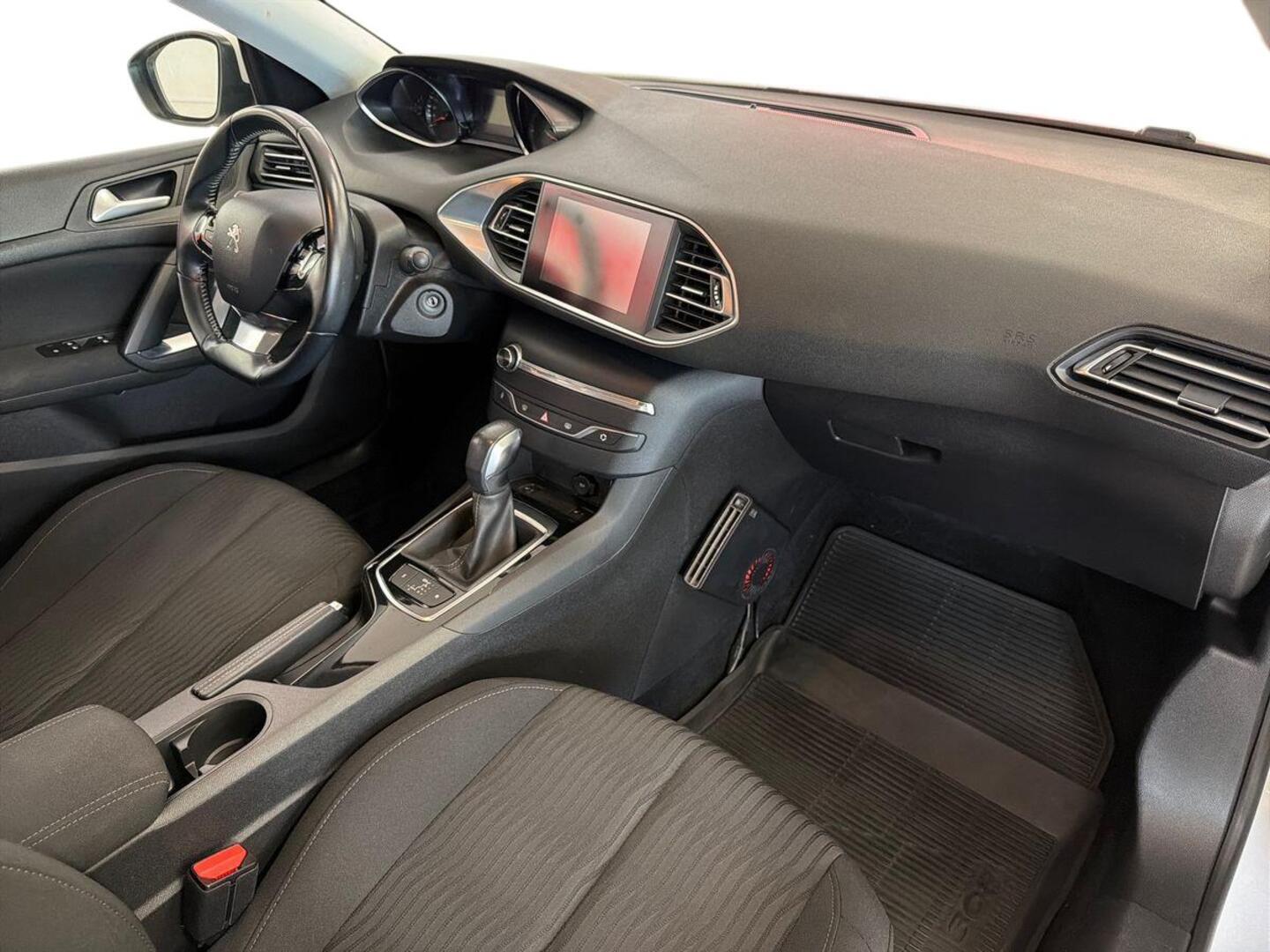 PEUGEOT 308 2017