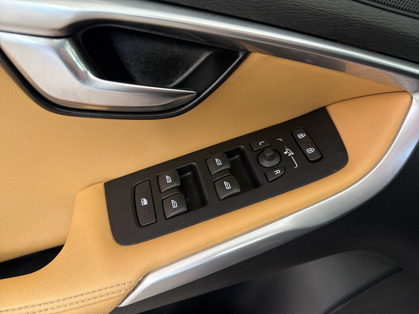 VOLVO V40 Cross Country 2017