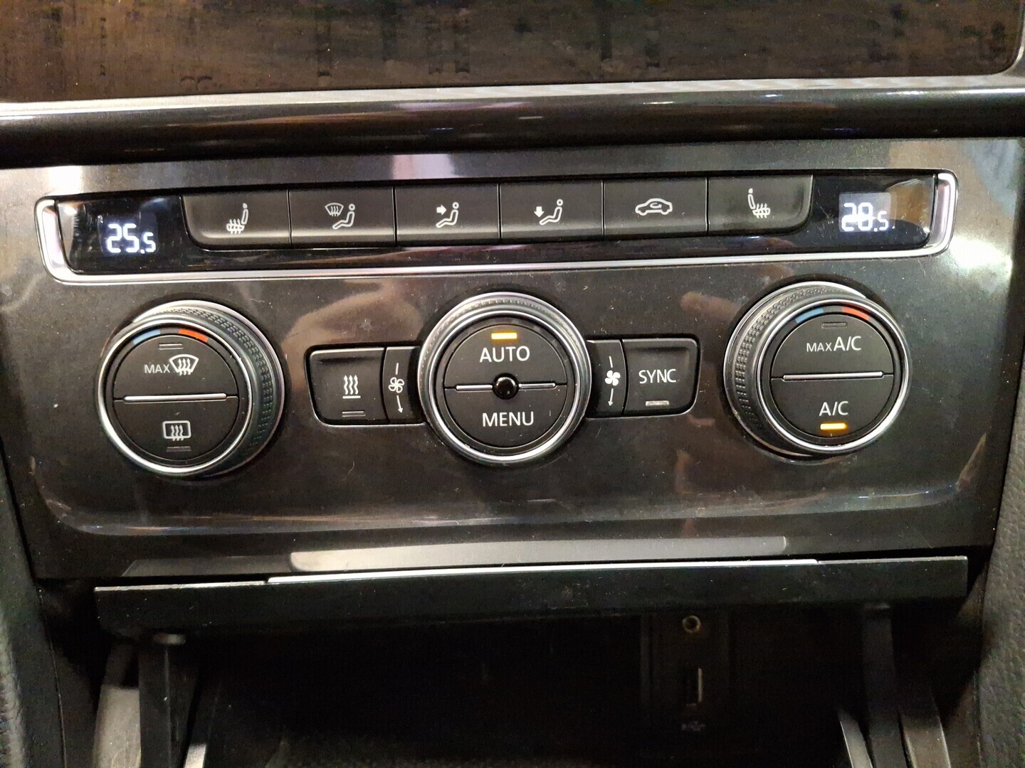 VOLKSWAGEN Golf 2018