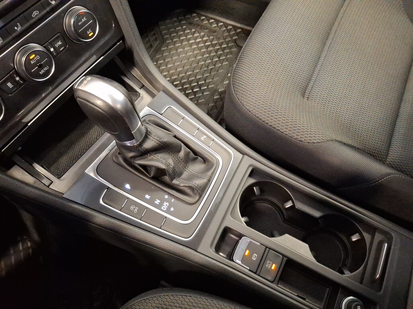 VOLKSWAGEN Golf 2018