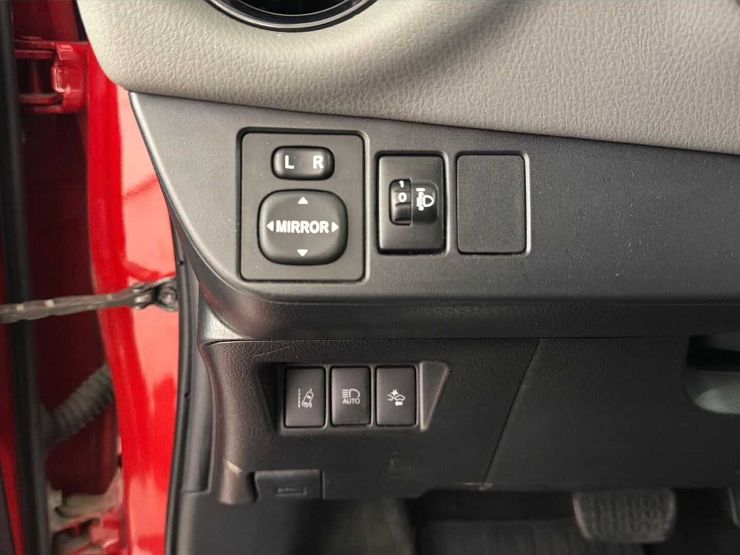 TOYOTA Yaris 2018