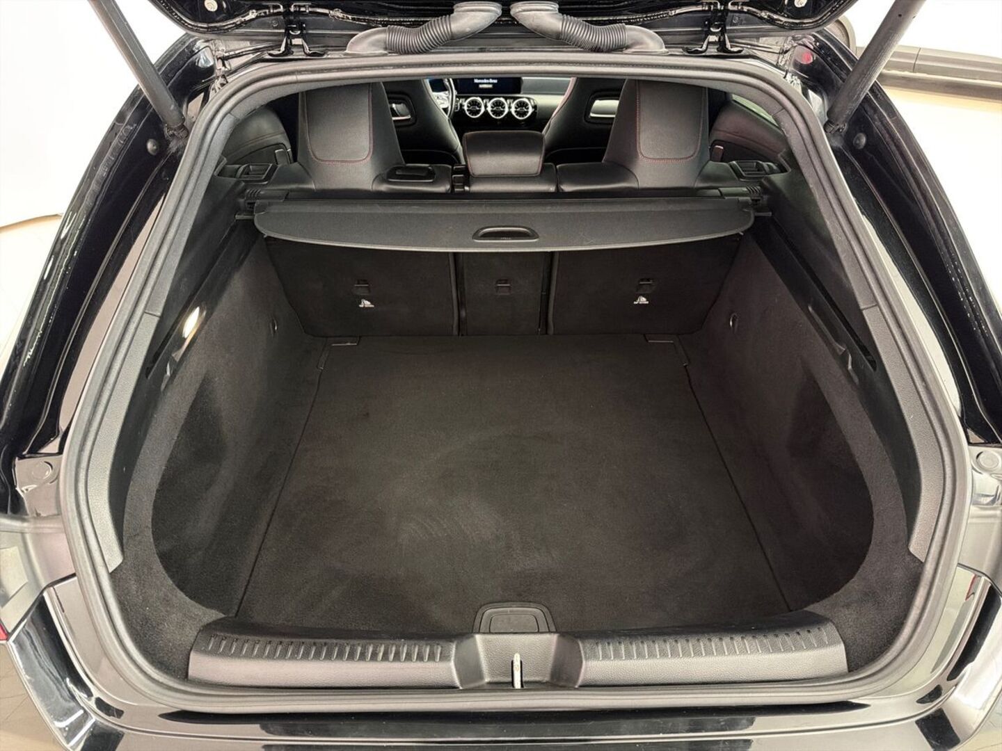 MERCEDES-BENZ CLA 11