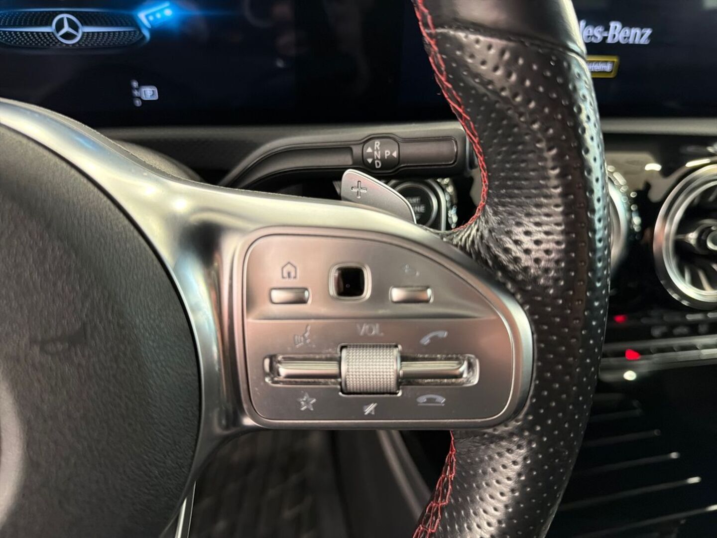 MERCEDES-BENZ CLA 23