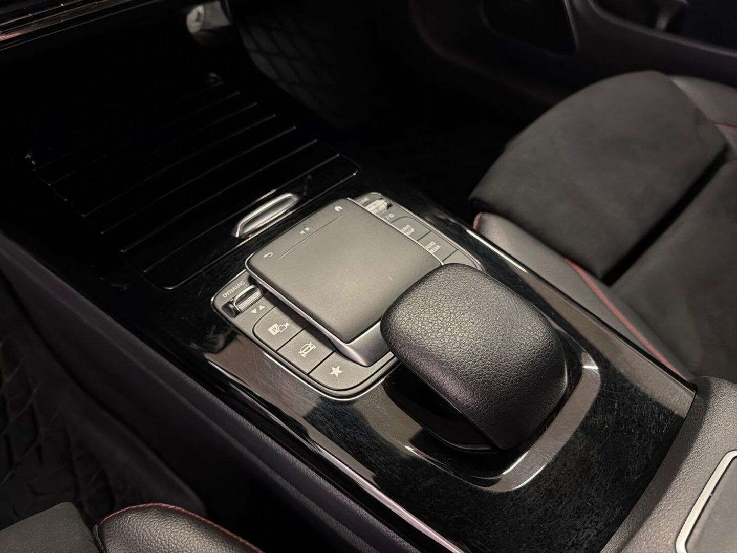 MERCEDES-BENZ CLA 24