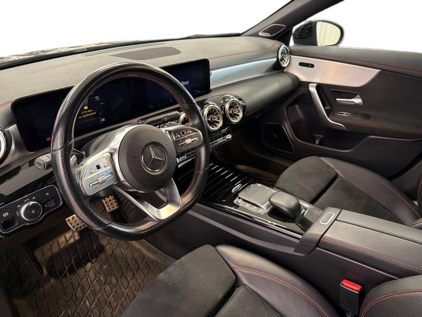 MERCEDES-BENZ CLA 7
