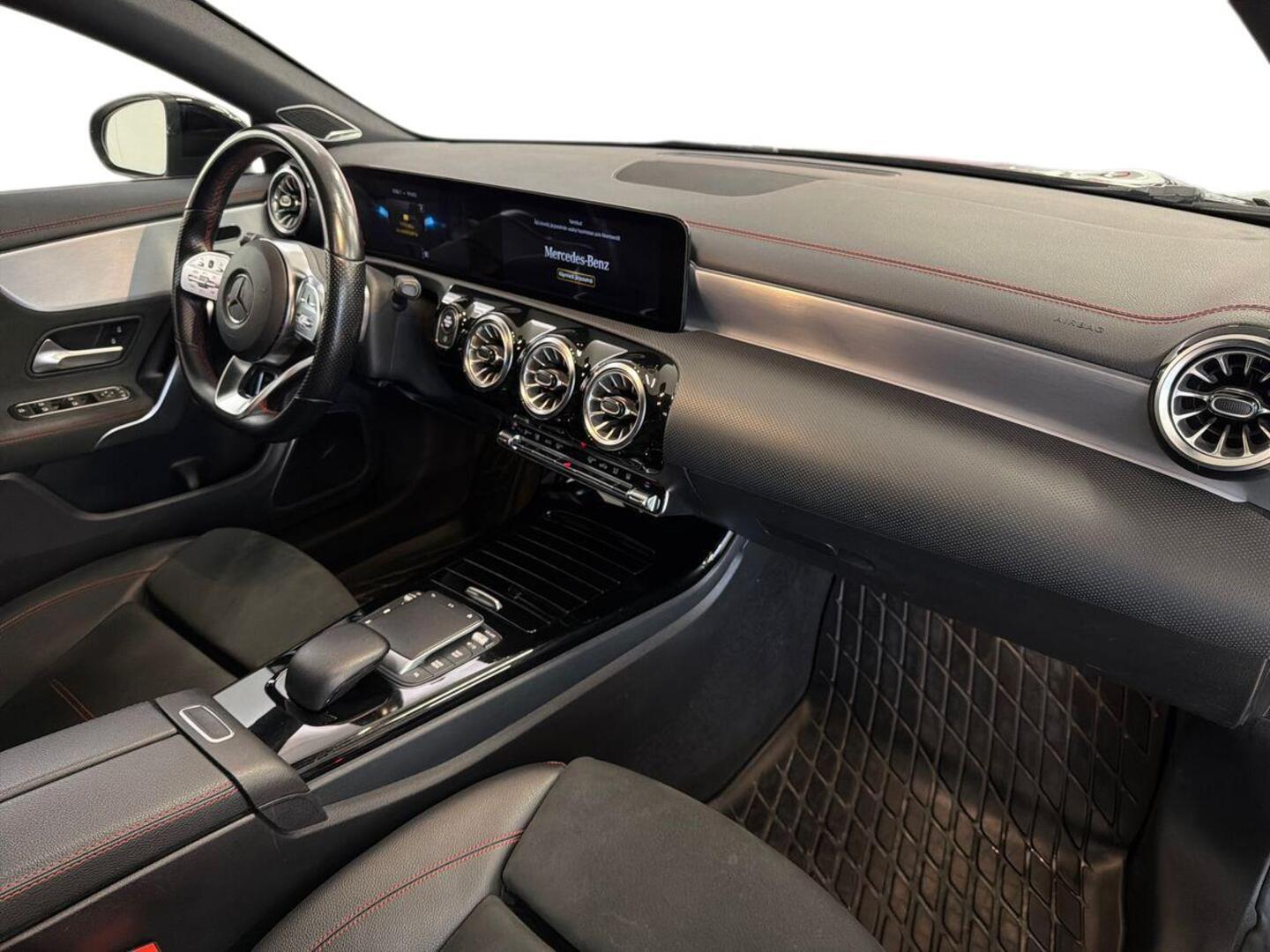 MERCEDES-BENZ CLA 9