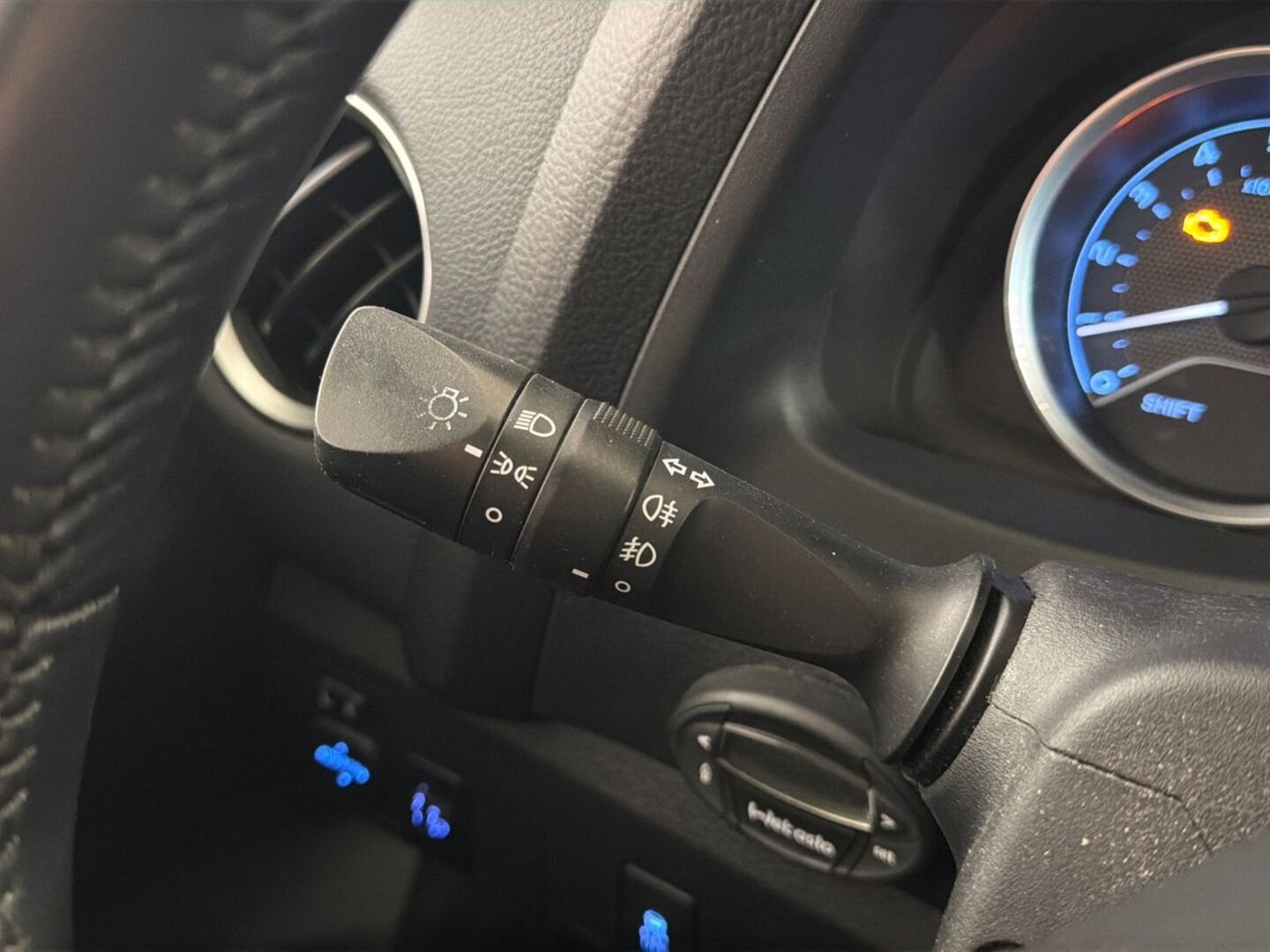 TOYOTA Auris 2015