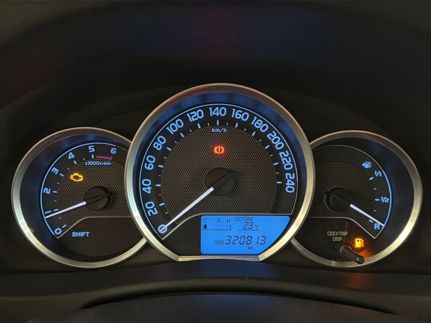 TOYOTA Auris 2015