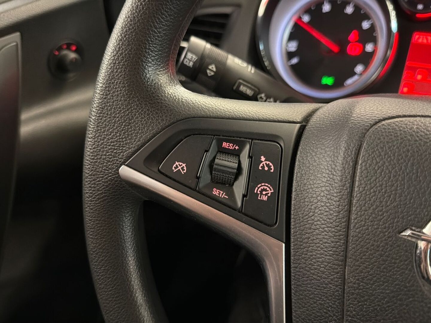 OPEL Astra 2015