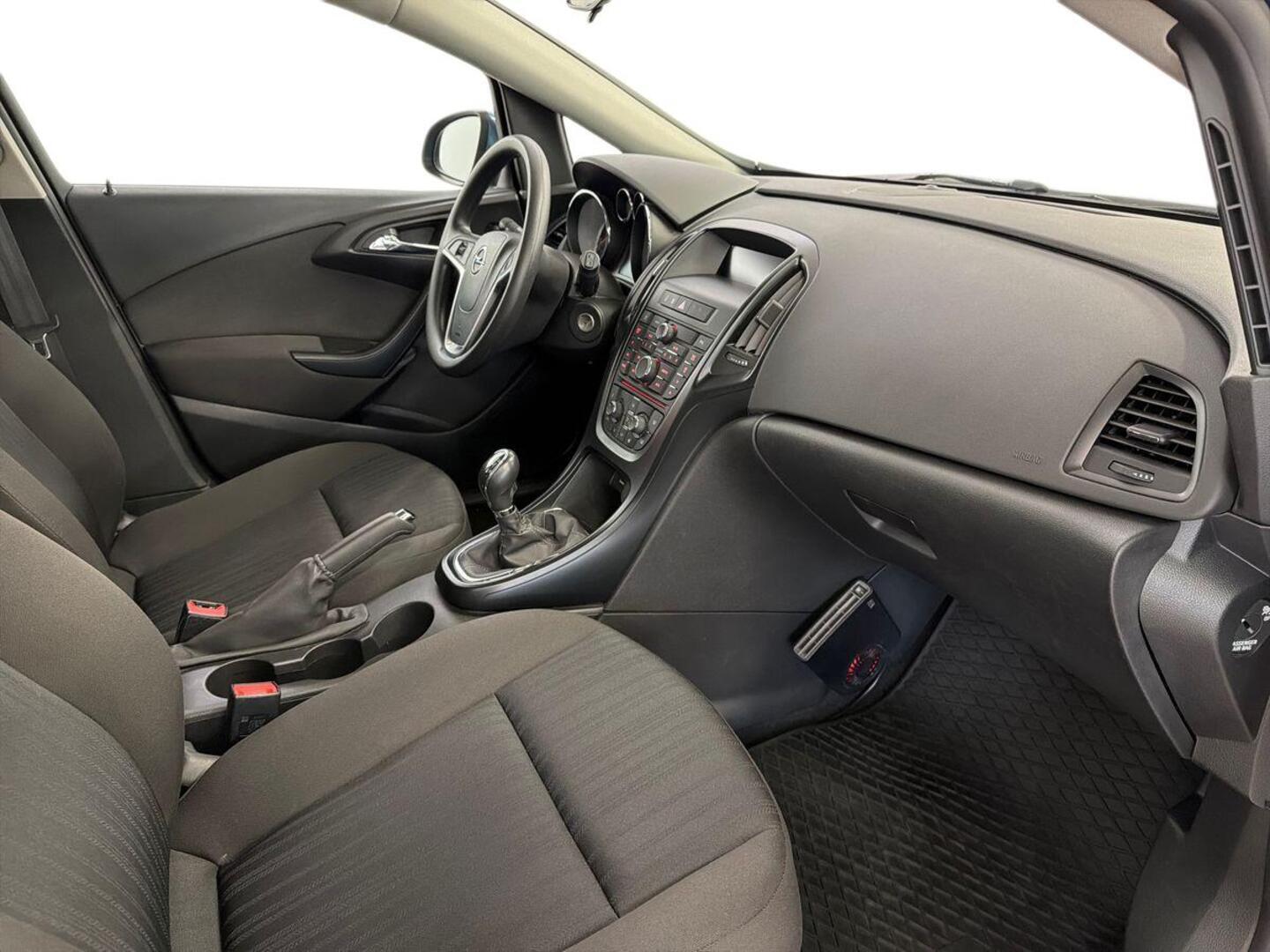 OPEL Astra 2015