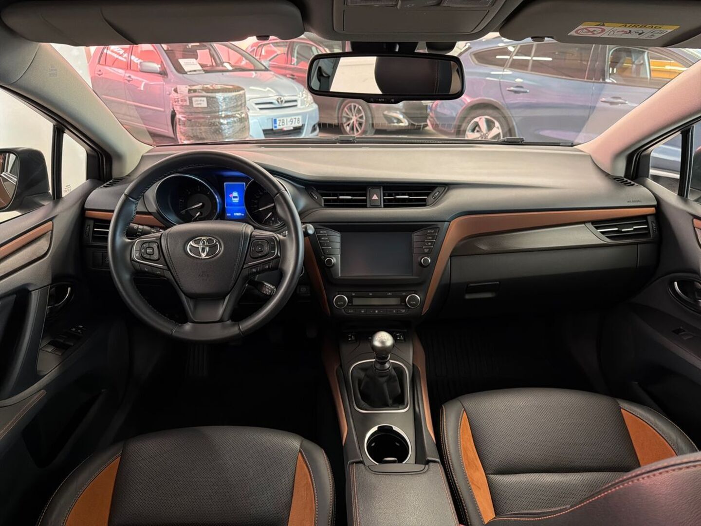 TOYOTA Avensis 2016