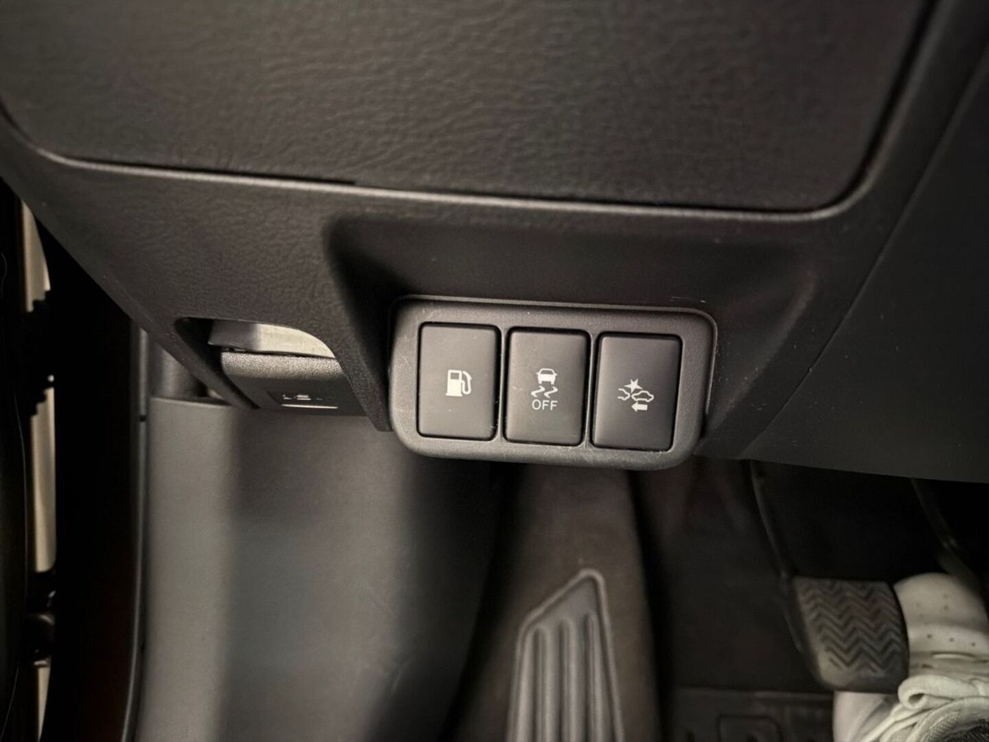TOYOTA Avensis 2016