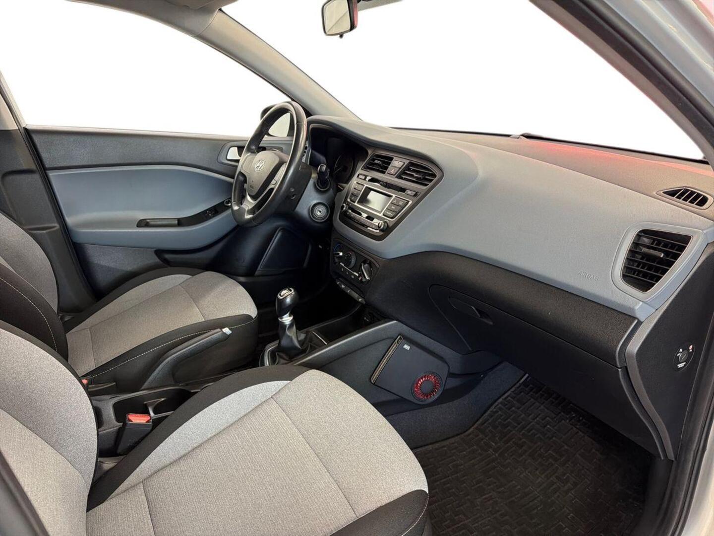 HYUNDAI i20 5d 9