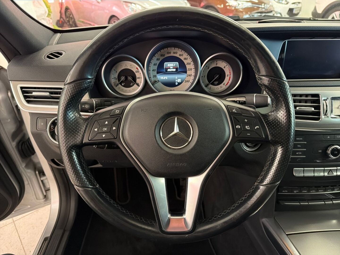 MERCEDES-BENZ E 23